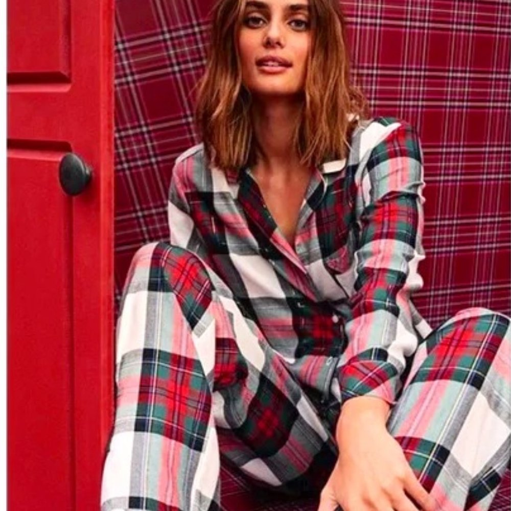 Victoria’s Secret Flannel Shimmery Green Plaid Pajama Button Up Top Size S EUC
